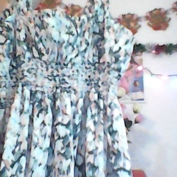 women dress - Picture 2 of 5